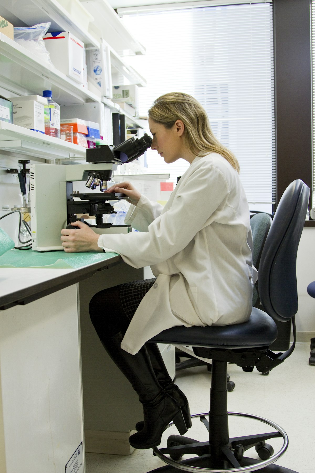 Laboratorio con equipamiento